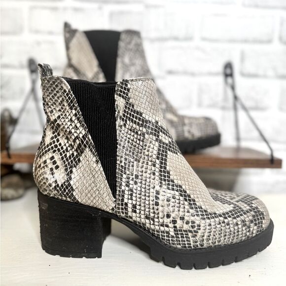MIA Faux Snakeskin Ankle Boots Shoes Size 7.5 - Picture 2 of 9
